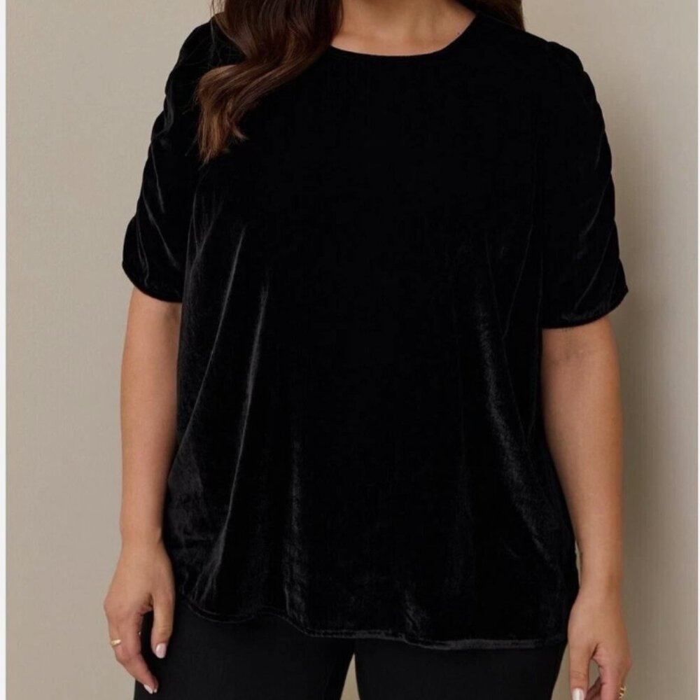 Torrid Women's Short Sleeves Velvet Caterpillae Sleeves Top - 2X